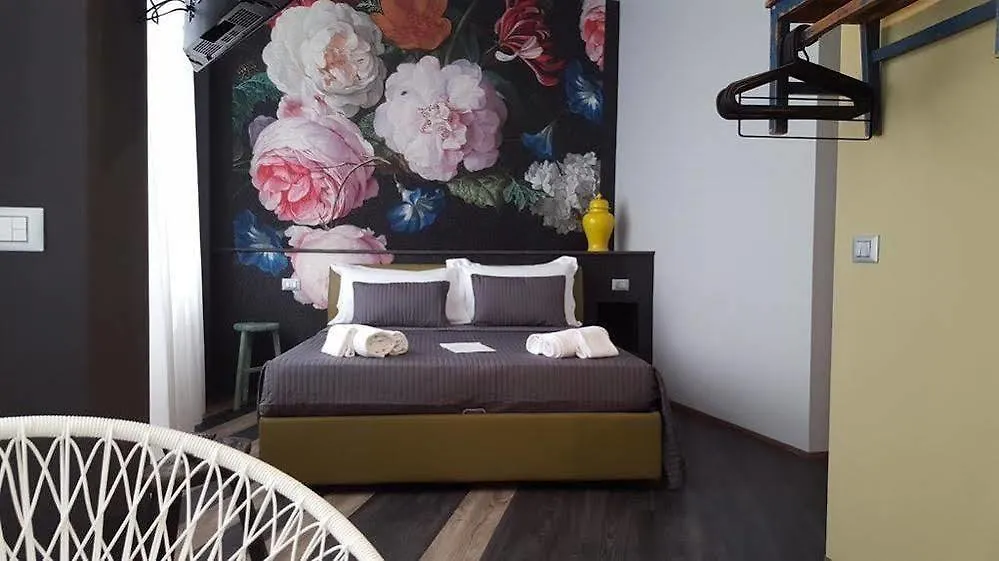 ** Guest house Serendipity Rooms Milan Italy