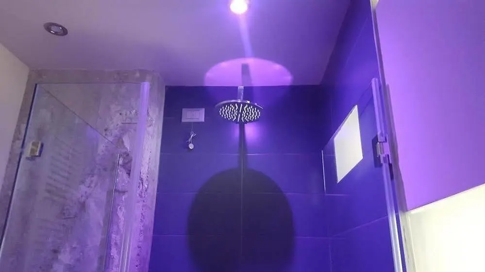 Serendipity Rooms Milan Italy