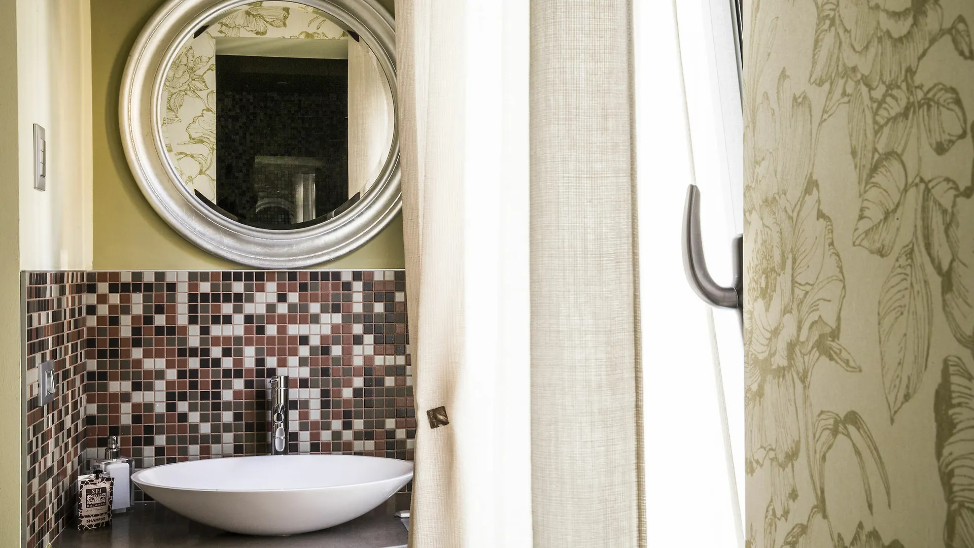 Serendipity Rooms Milan 2*,